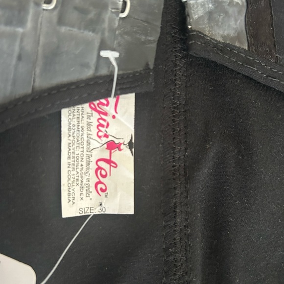 Faja full back vest and snatched waist Cincher,latex Clothing, active Colombian - Picture 2 of 7